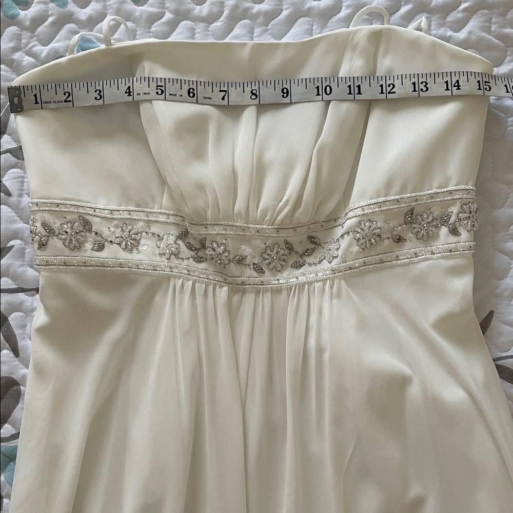 David's Bridal Ivory Empire Waist Spaghetti Strap Chiffon Bridal/Prom Gown 8 - Picture 12 of 16